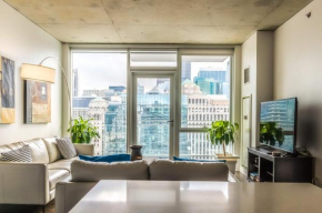 2BR/2BA Brand New Executive Luxury Suite w/ Rooftop Pool, Gym and Balcony by ENVITAE